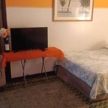 Medusa'S Hostel Aguadilla Bagian luar foto