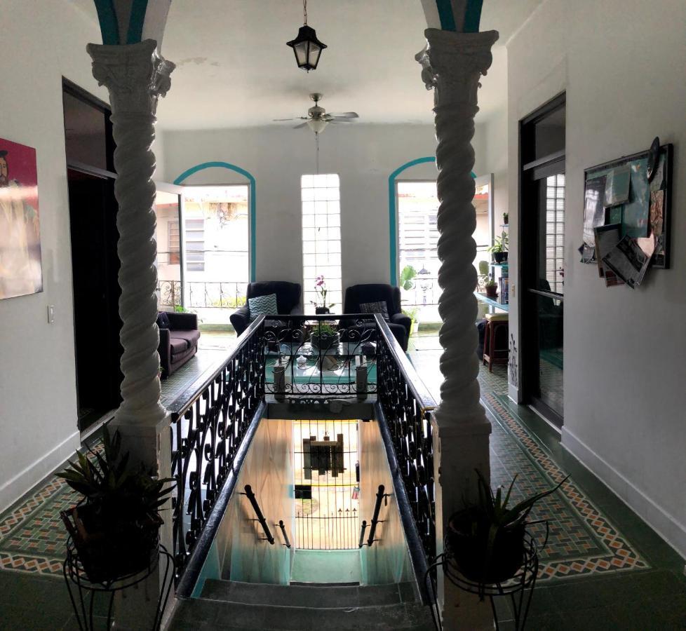 Medusa'S Hostel Aguadilla Bagian luar foto