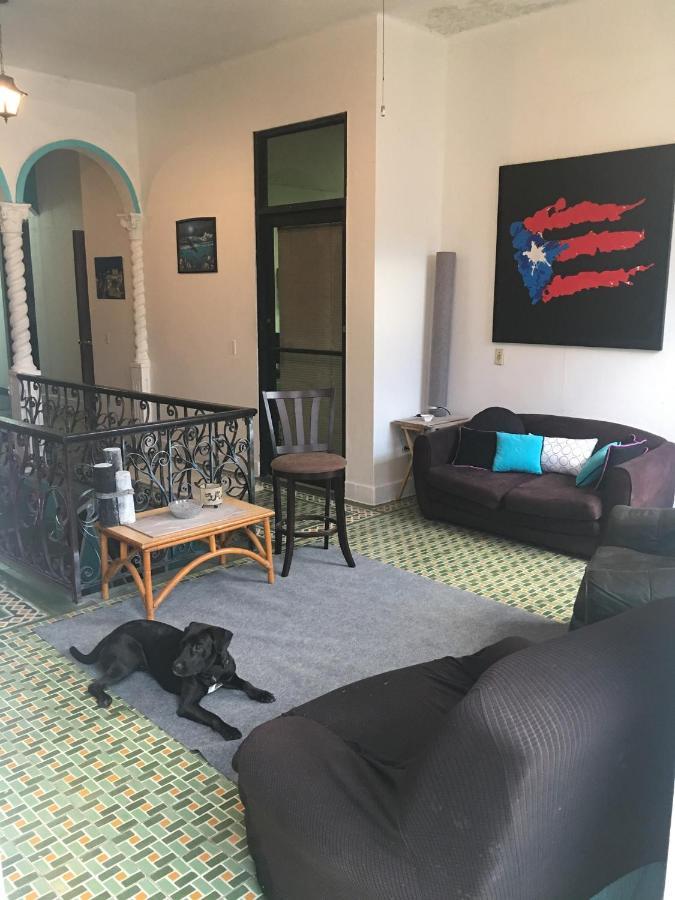 Medusa'S Hostel Aguadilla Bagian luar foto