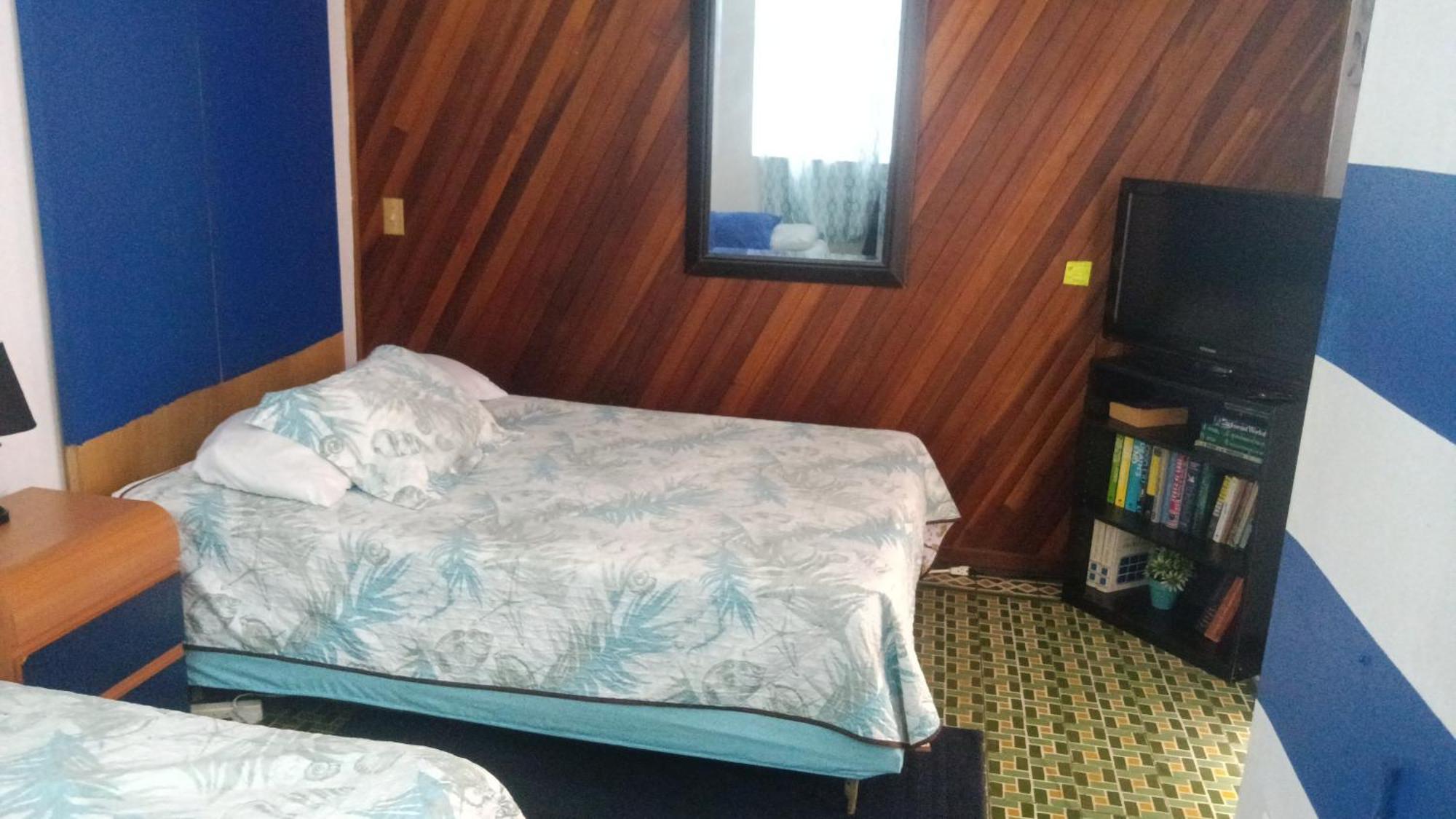 Medusa'S Hostel Aguadilla Bagian luar foto
