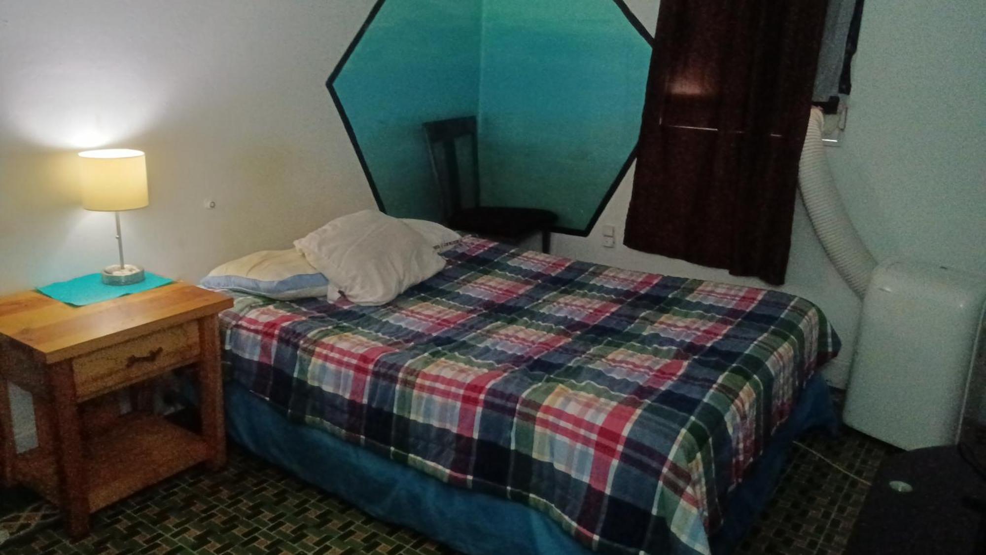 Medusa'S Hostel Aguadilla Bagian luar foto