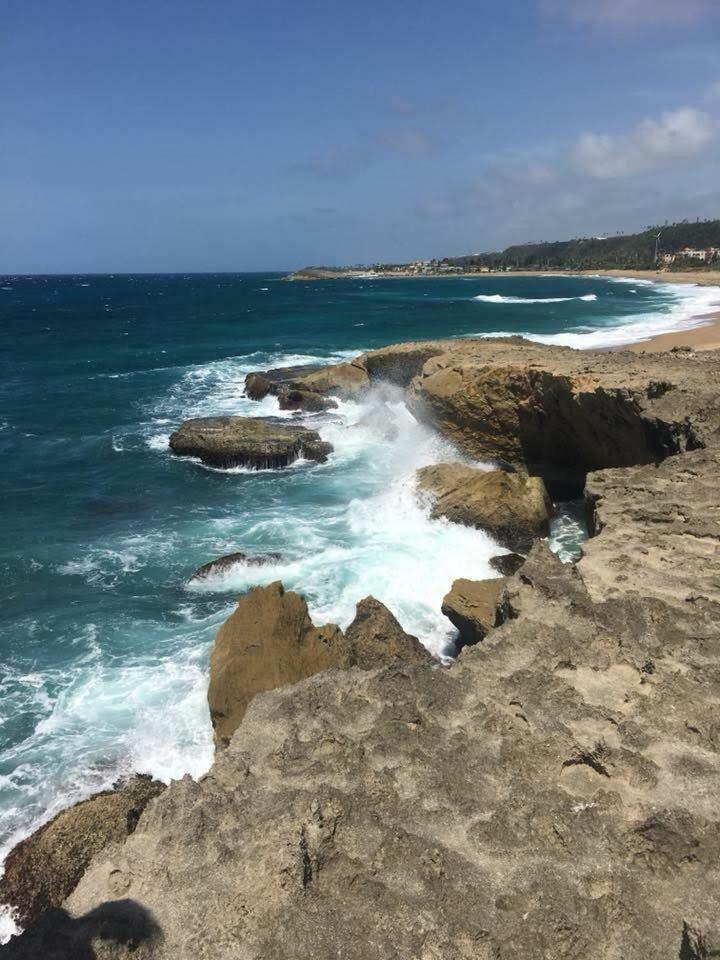 Medusa'S Hostel Aguadilla Bagian luar foto