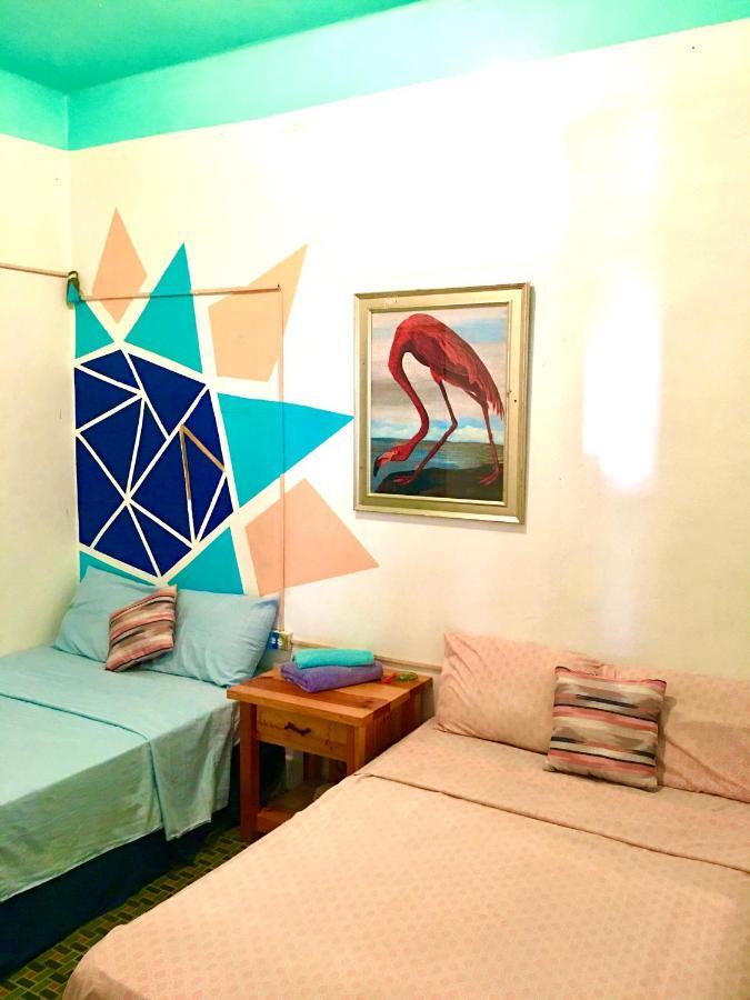 Medusa'S Hostel Aguadilla Bagian luar foto